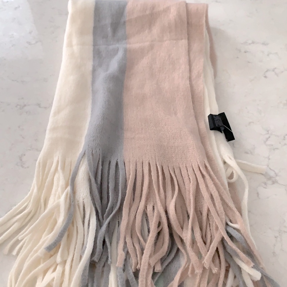 Steve Madden Scarf NWOT